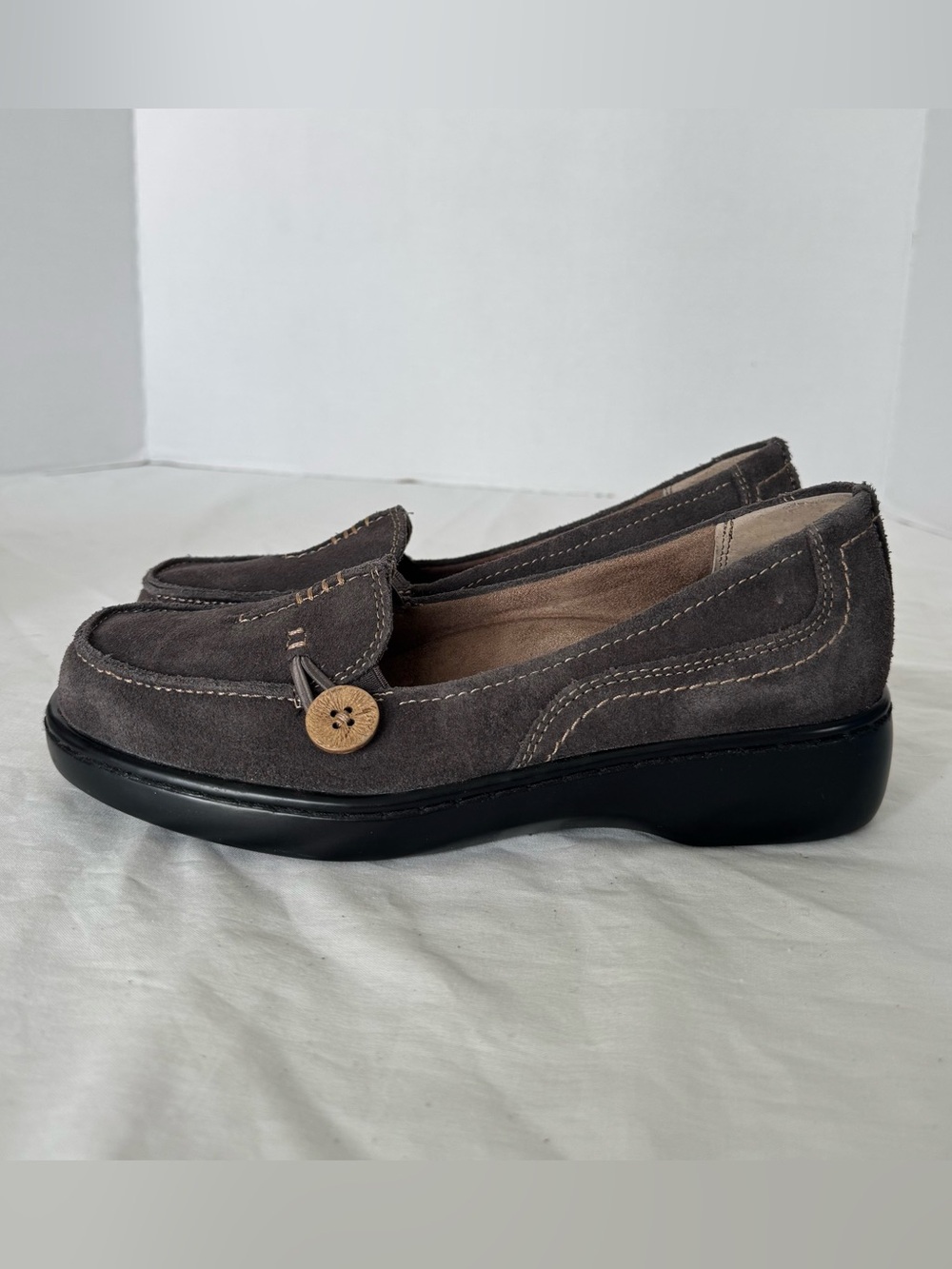 Array Women's Suede Slip-On Loafers Size 7M